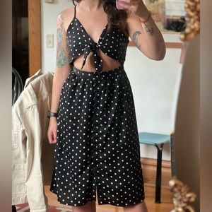 Polka dot cutout midi dress 🖤 🤍